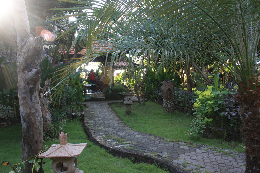 Отель Cleopatra Beach Bungalows Ловина Экстерьер фото