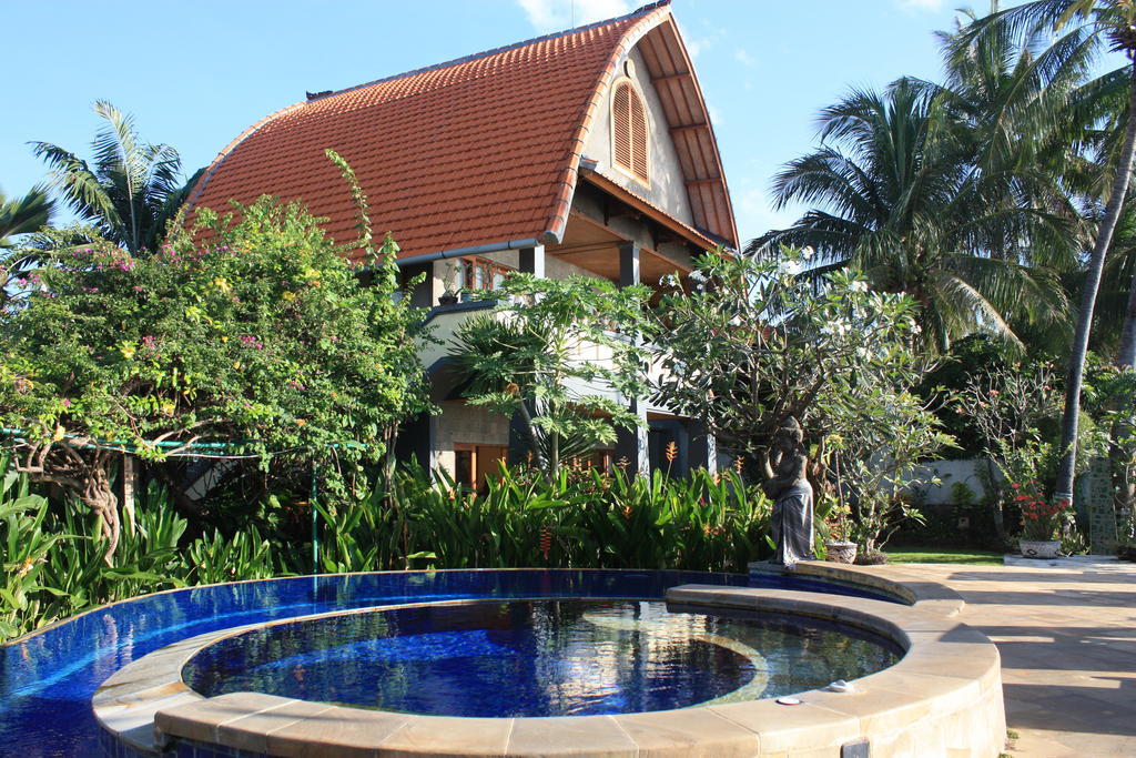Отель Cleopatra Beach Bungalows Ловина Экстерьер фото
